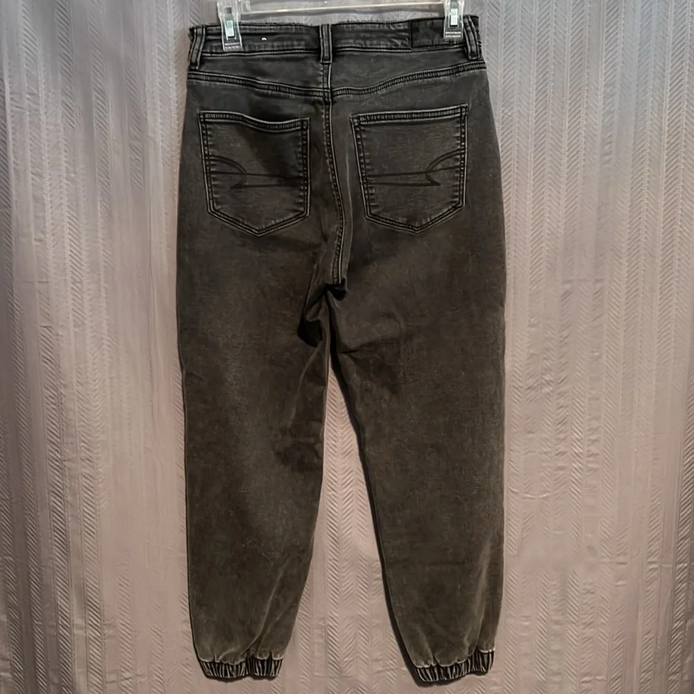 American Eagle Mom Jogger Real Good Jeans - Picture 2 of 5